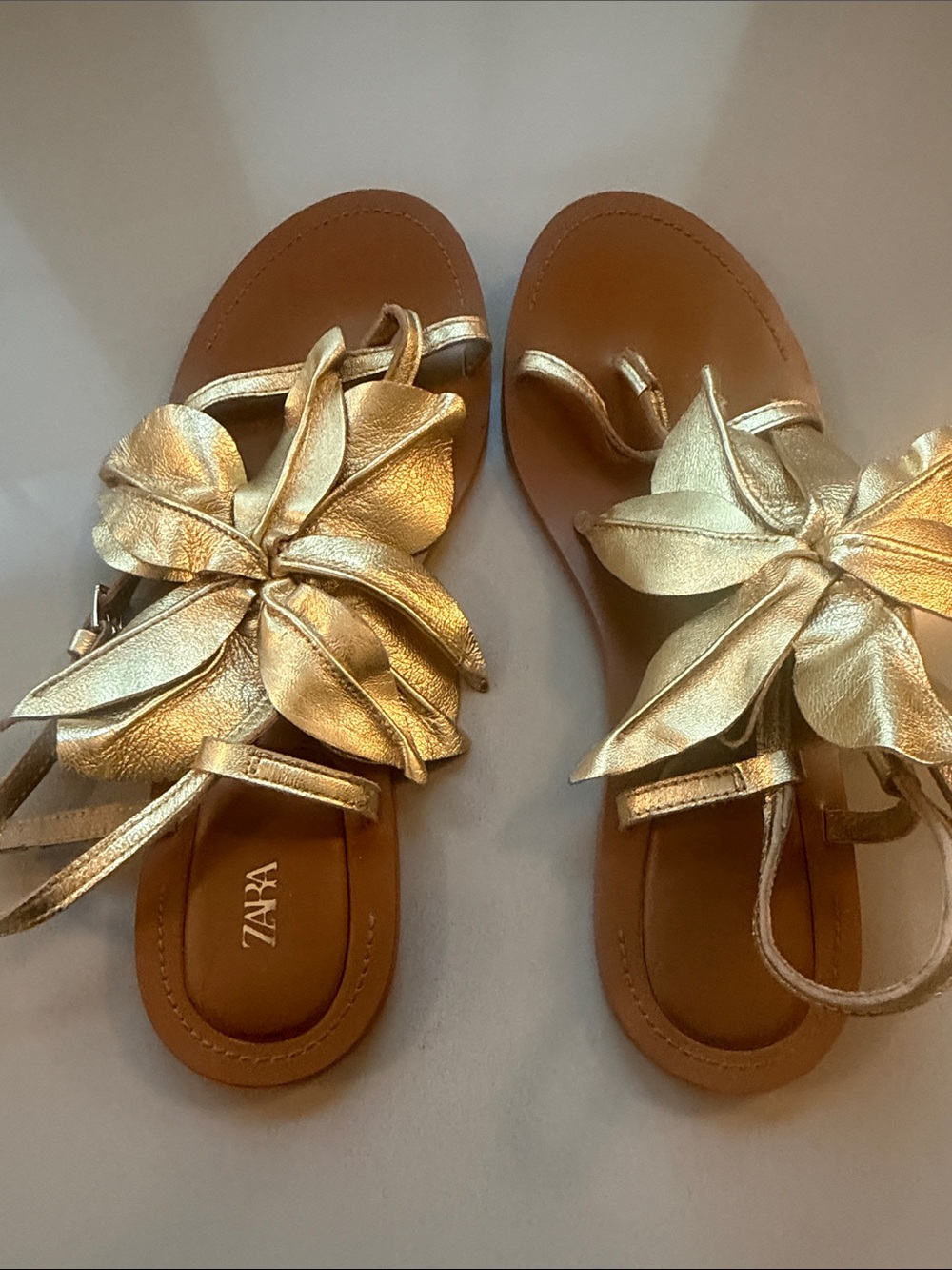 Zara Gold Floral Leather Thong Sandals Size 38 - Picture 6 of 9
